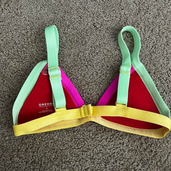 ONELOVE bikini Top - Picture 3 of 4